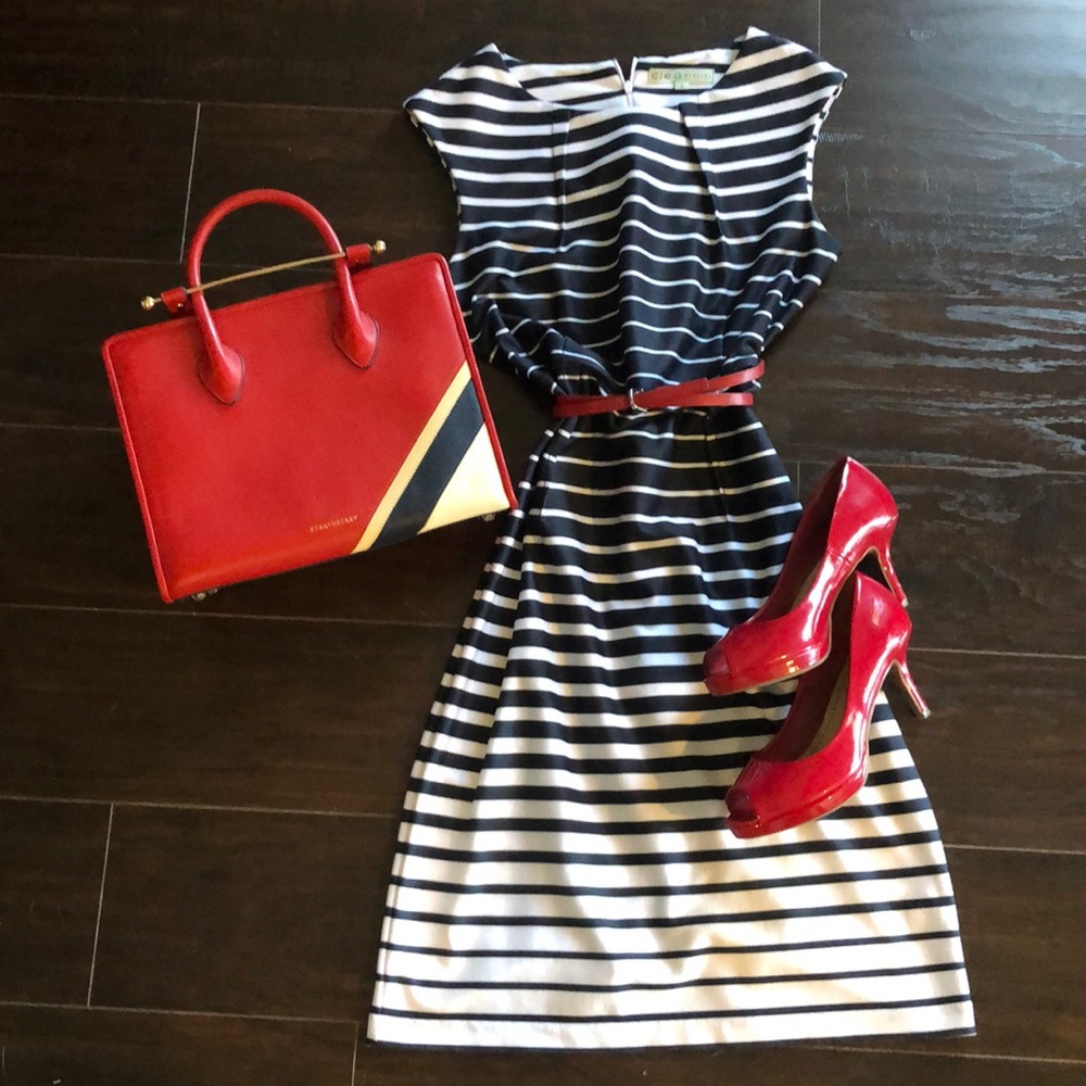 Cleo petites, classic dress